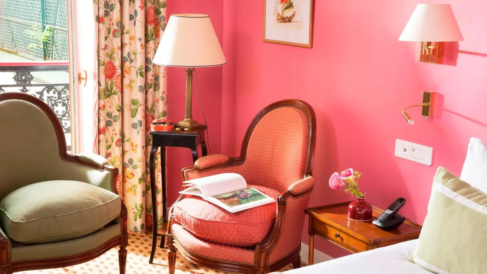 Le Relais Montmartre 4*