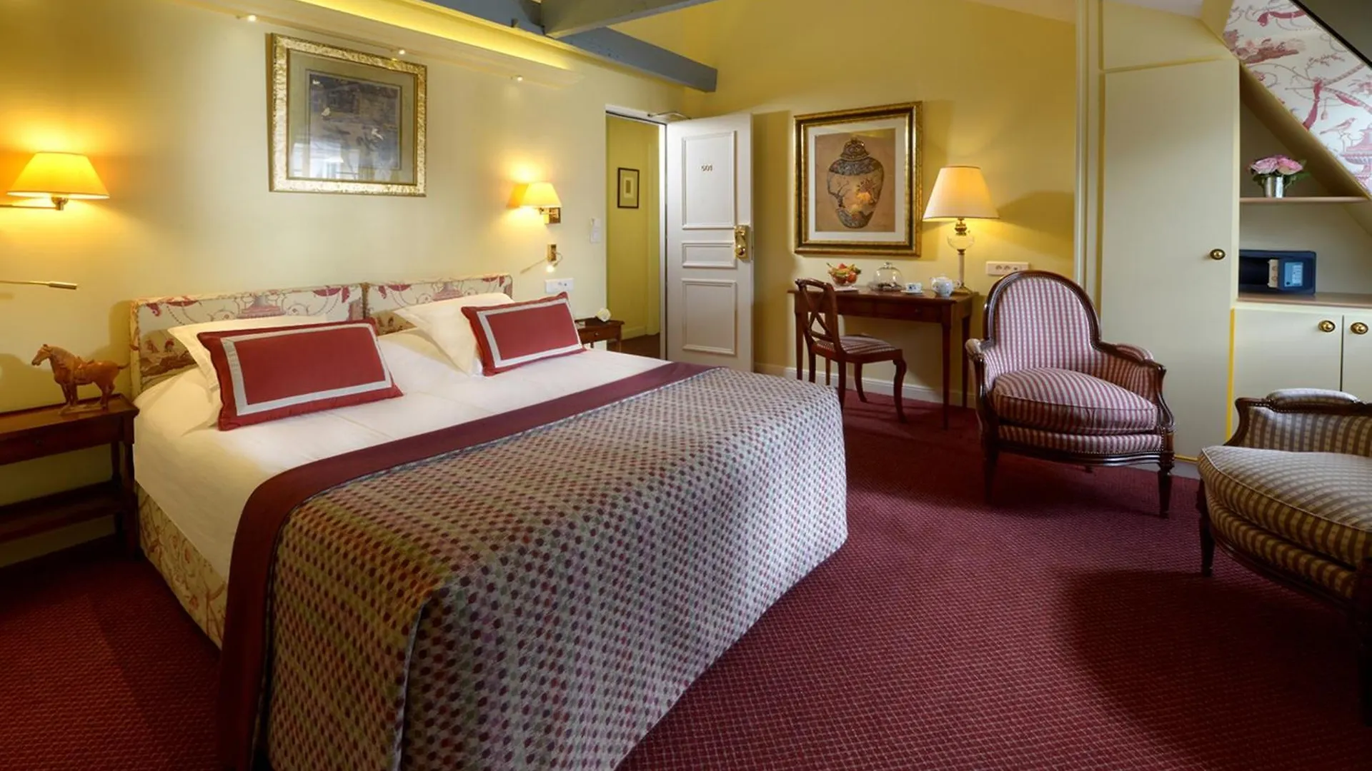 Le Relais Montmartre 4*