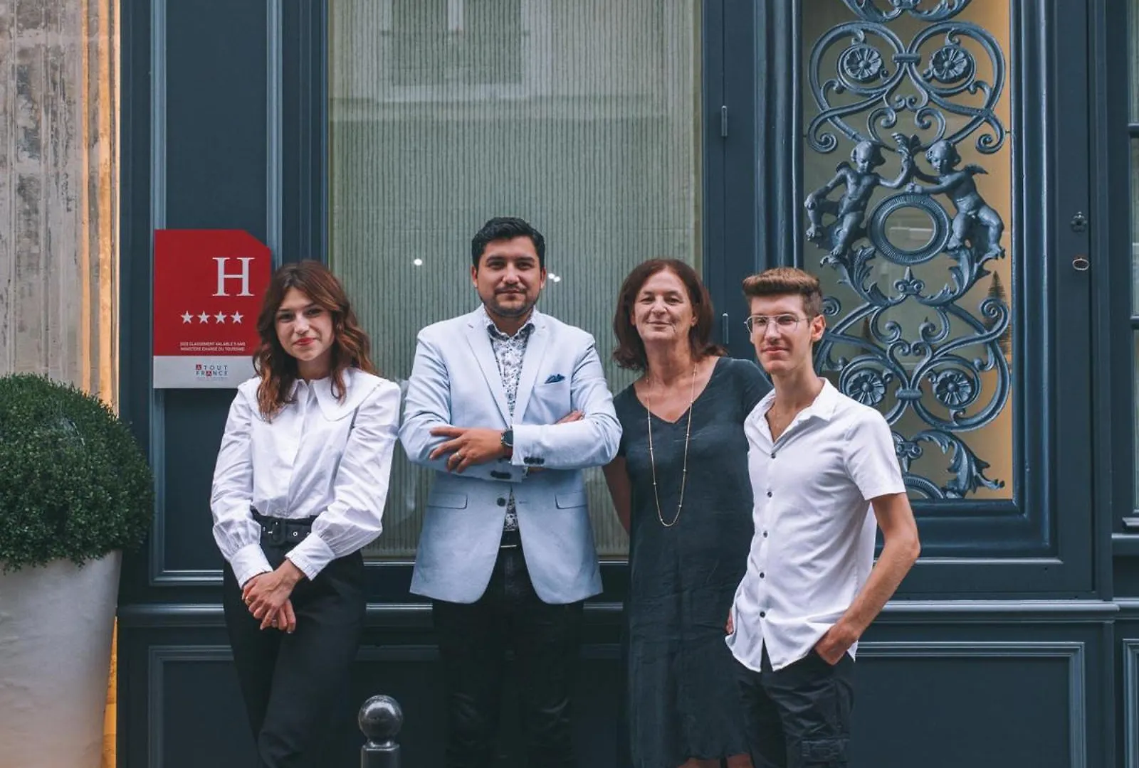 Le Relais Montmartre Hotel 4*