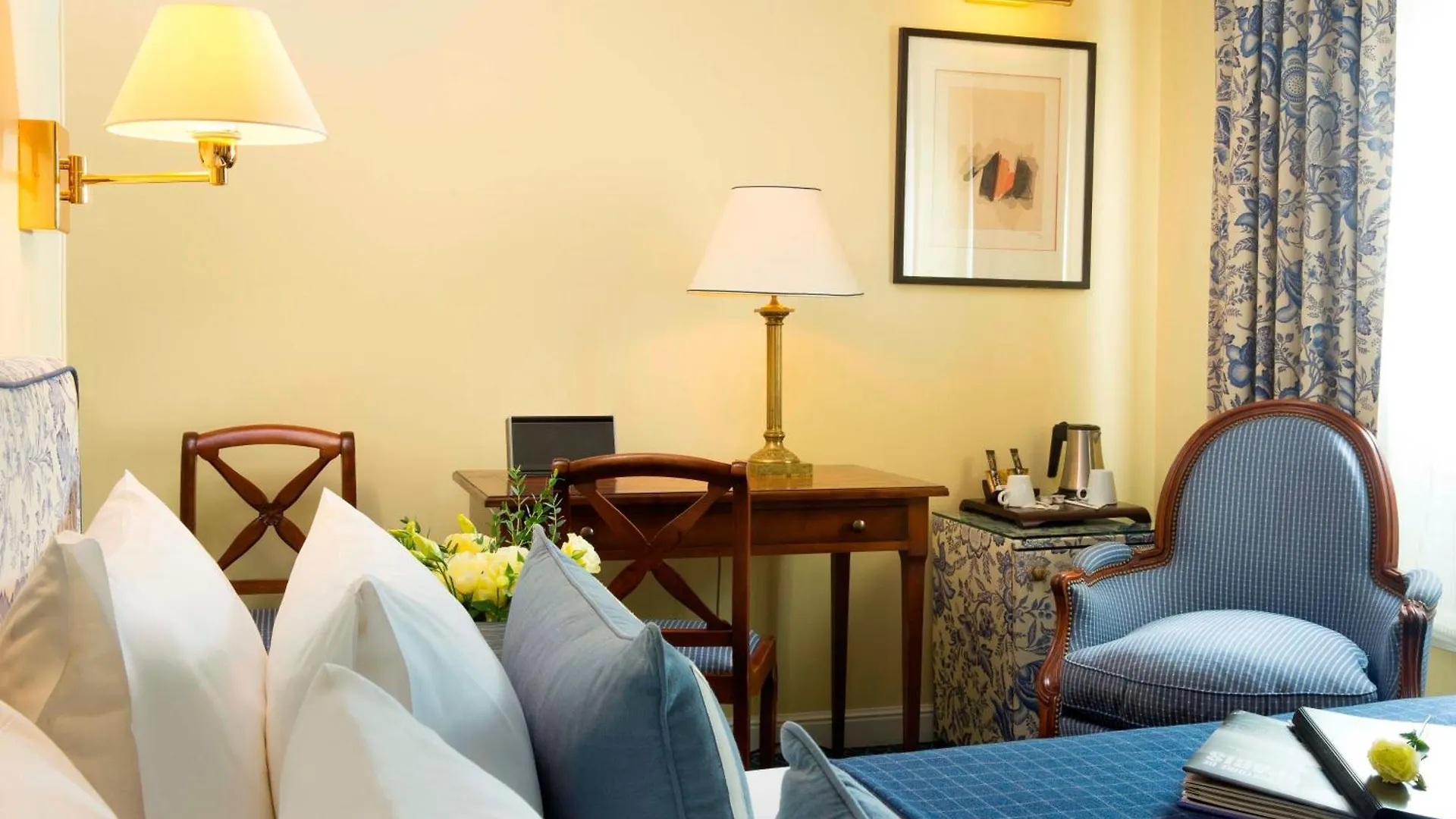 Le Relais Montmartre Paris