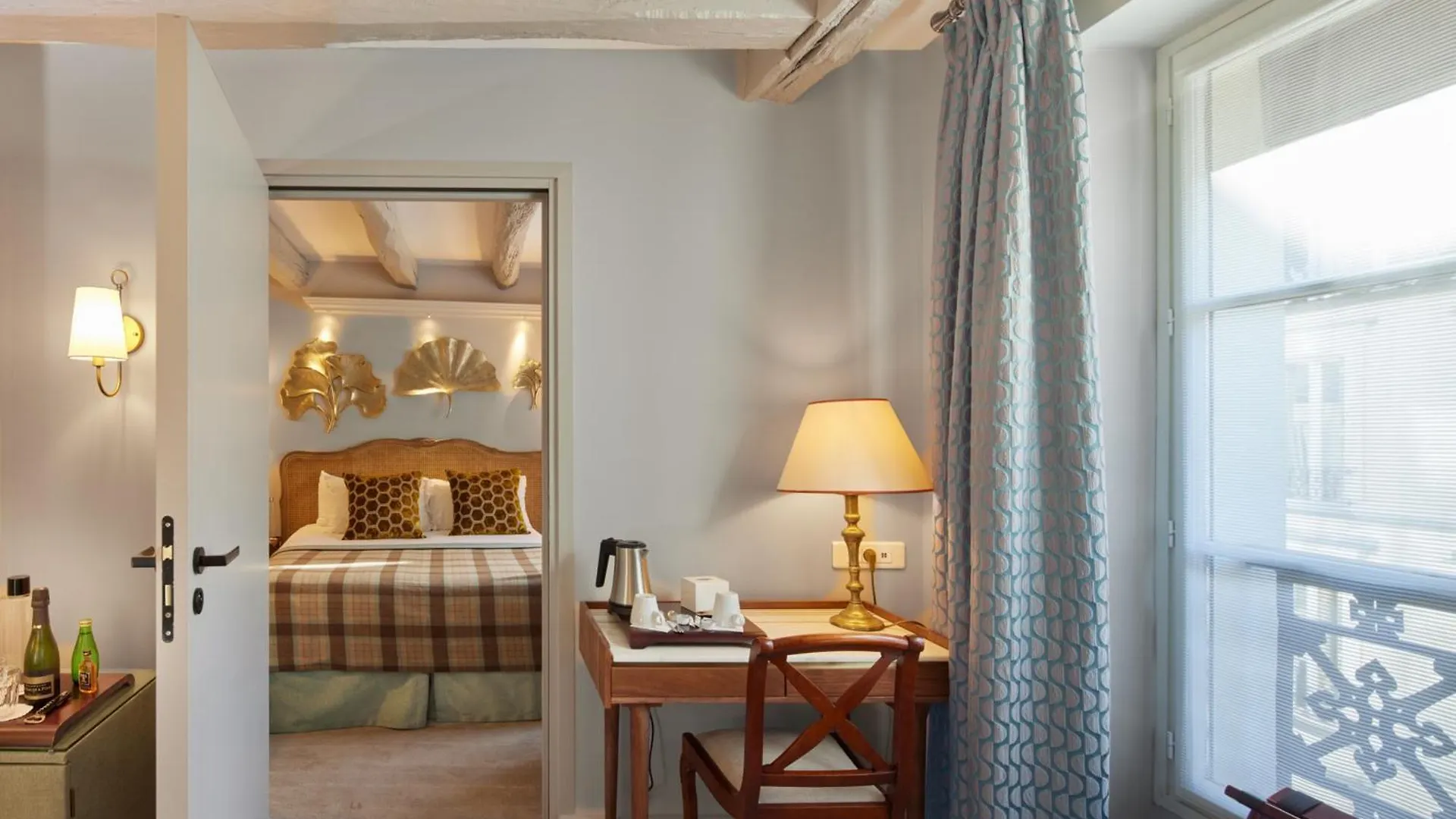 Le Relais Montmartre Hotel