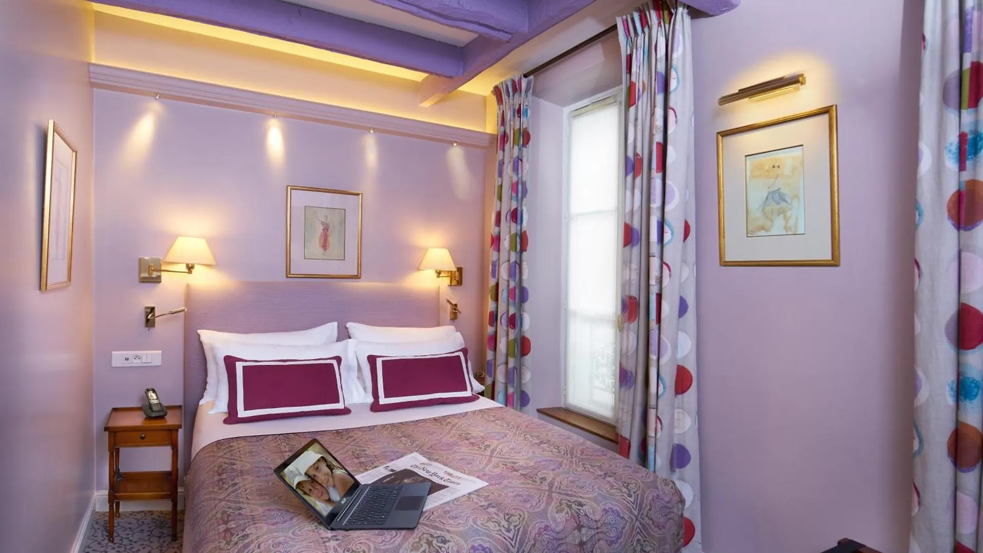 Le Relais Montmartre Hotel