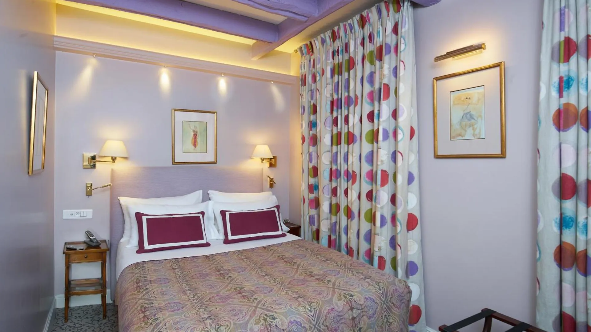 Le Relais Montmartre 4* Paris
