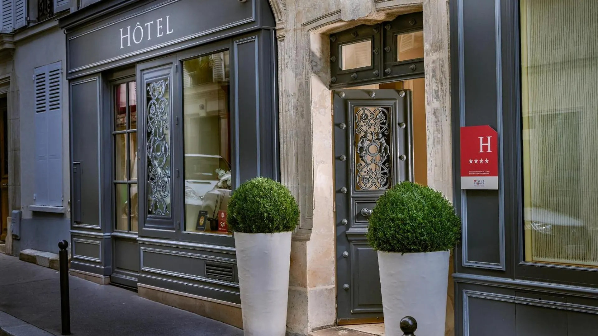Le Relais Montmartre Hotel